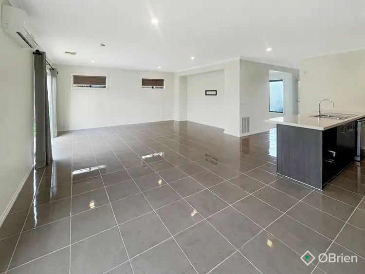 Fourth view of Homely house listing, 34 Ravenhurst Circuit, Cranbourne North VIC 3977
