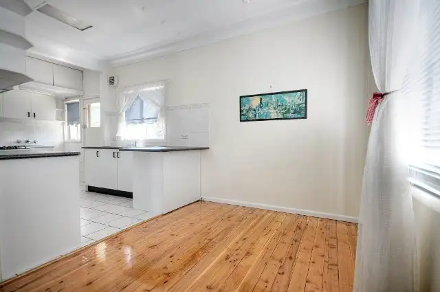 Fourth view of Homely house listing, 4 Isabelle Street, Seven Hills NSW 2147