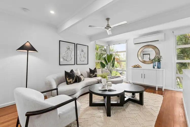 9 Dumfries Street, Kenmore QLD 4069