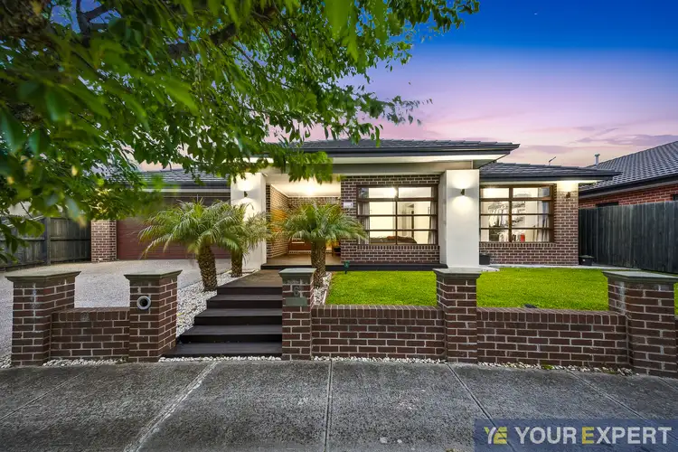 6 Jeanetta Close, Cranbourne East VIC 3977