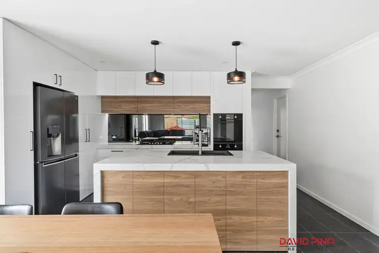 16 St Mellion Close, Sunbury VIC 3429