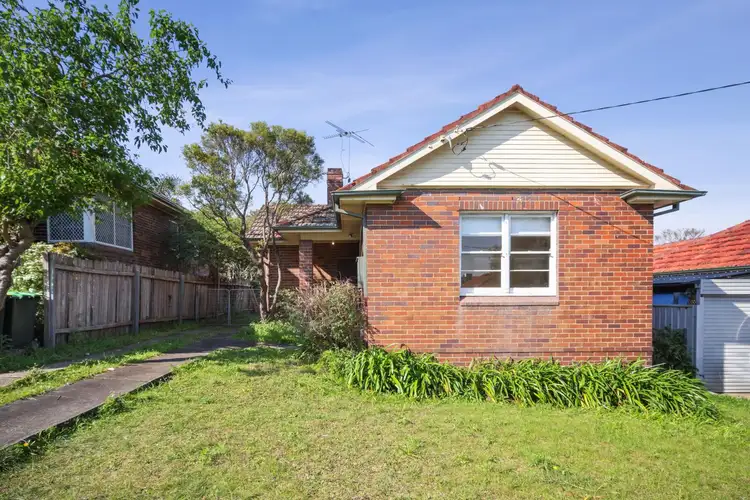 32 Vicliffe Avenue, Campsie NSW 2194