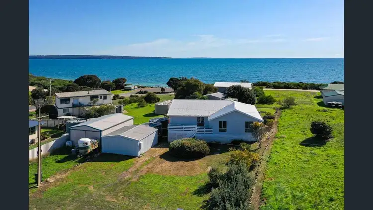 5 Leander Avenue