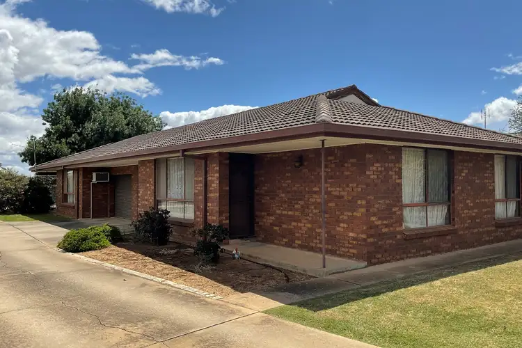 1/8 Toms Drive