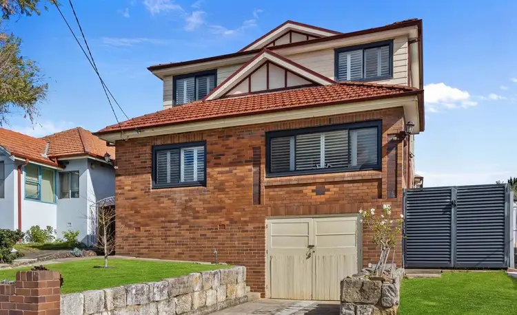 10 Rolestone Avenue, Kingsgrove NSW 2208