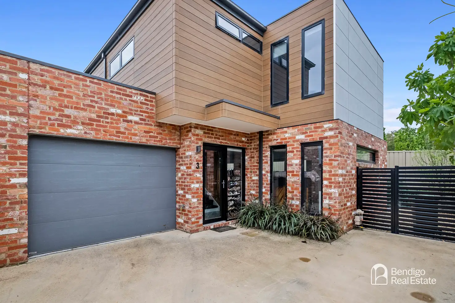 Main view of Homely townhouse listing, 3/164 Arnold Street, North Bendigo VIC 3550