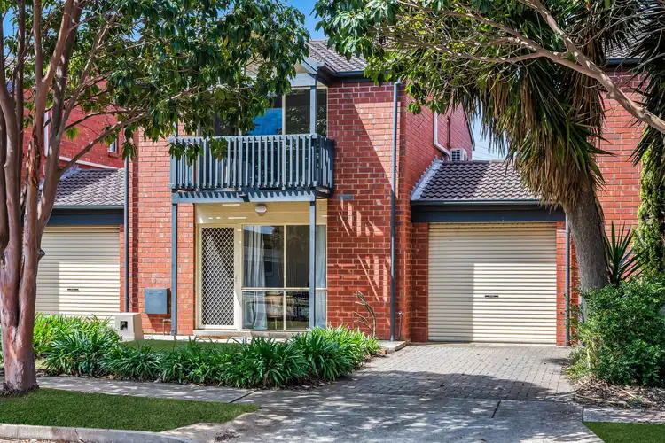 3/2 Dumbarton Avenue