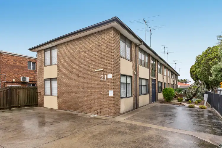 2/21 Bishop Street, Kingsville VIC 3012
