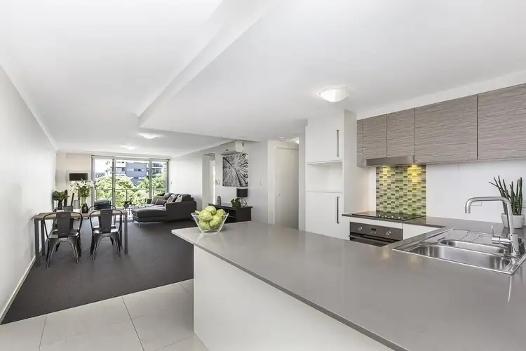 14/28 Carl Street, Woolloongabba QLD 4102