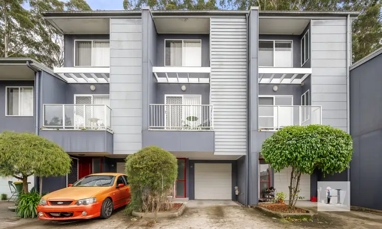 15/1a Woodbury Park Drive