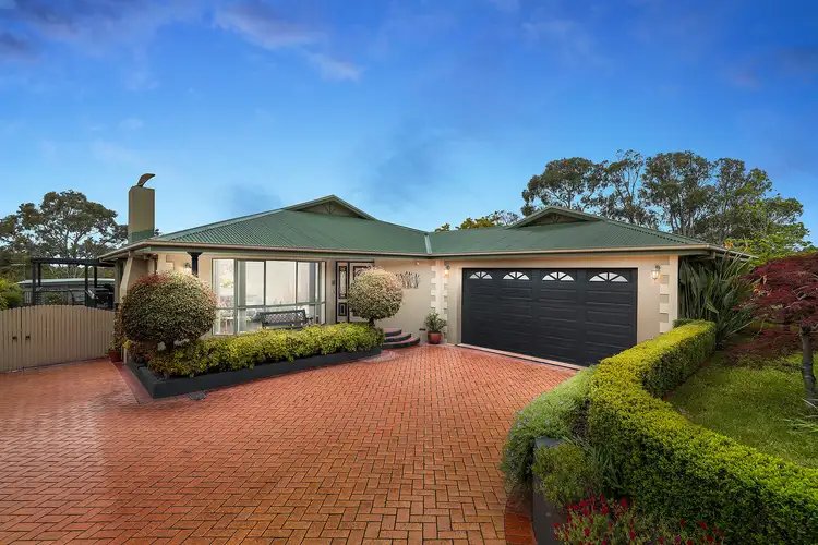 3 Malinda Way, Croydon South VIC 3136