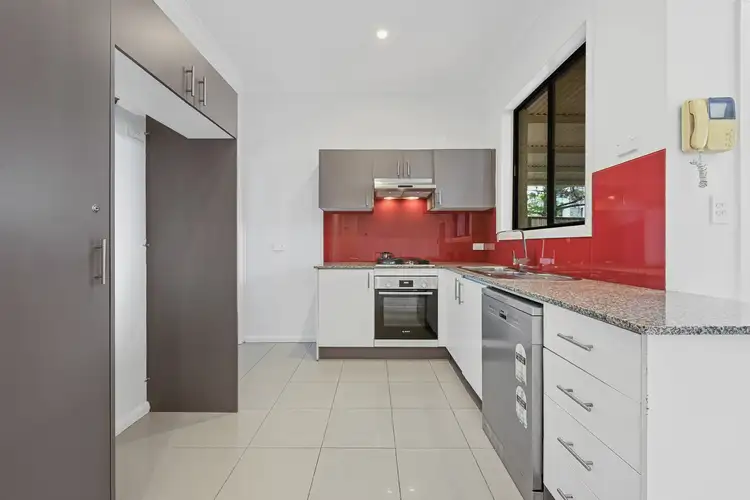 10/18 Girraween Road, Girraween NSW 2145