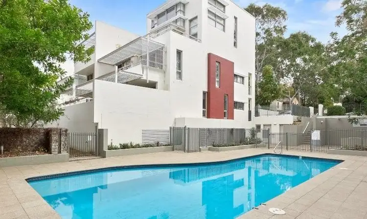 2/15 Blaxland Avenue, Newington NSW 2127