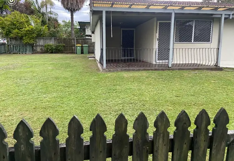 150 Jacaranda Avenue