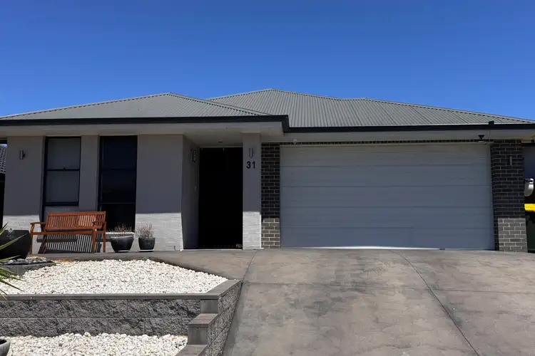 31 Oakhill Crescent, Colebee NSW 2761