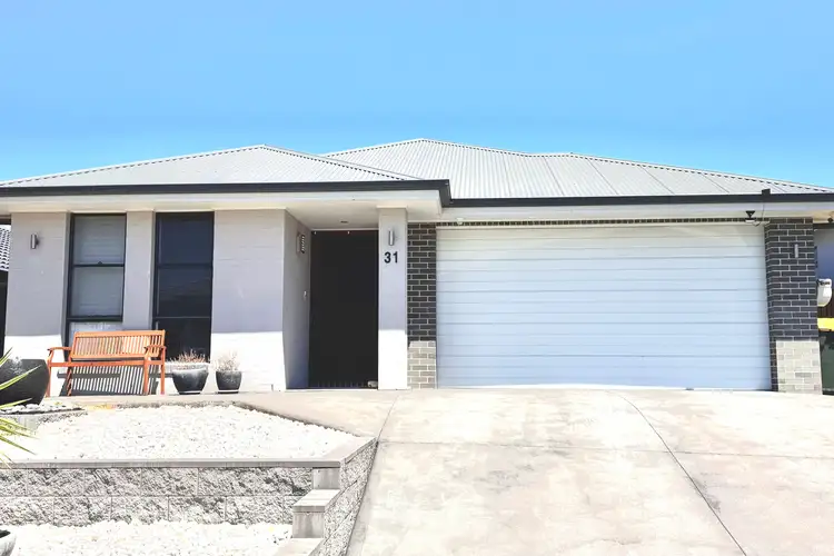 31 Oakhill Crescent, Colebee NSW 2761