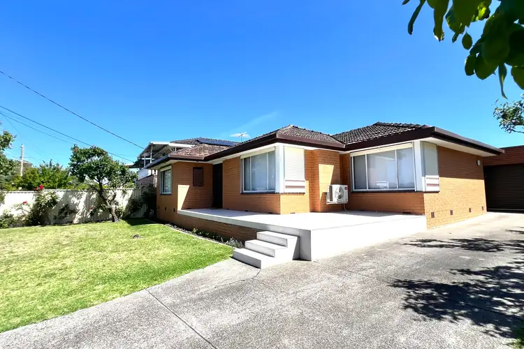 10 Gillespie Road, St Albans VIC 3021