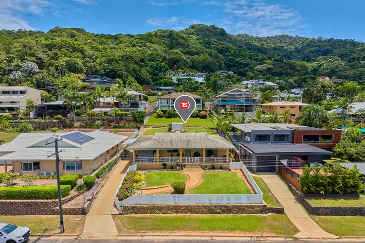 14 Sommerville Crescent, Whitfield QLD 4870