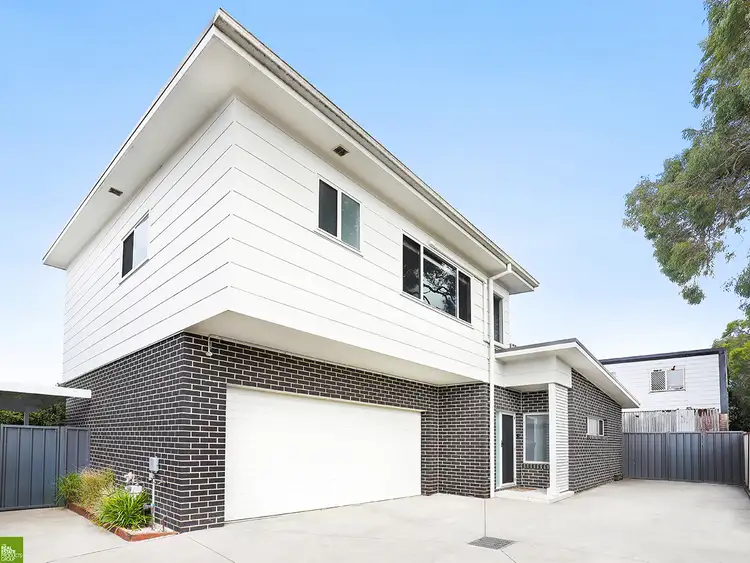 3/33 Barton Street, Oak Flats NSW 2529