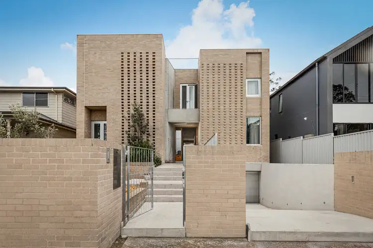 120 North Rocks Road