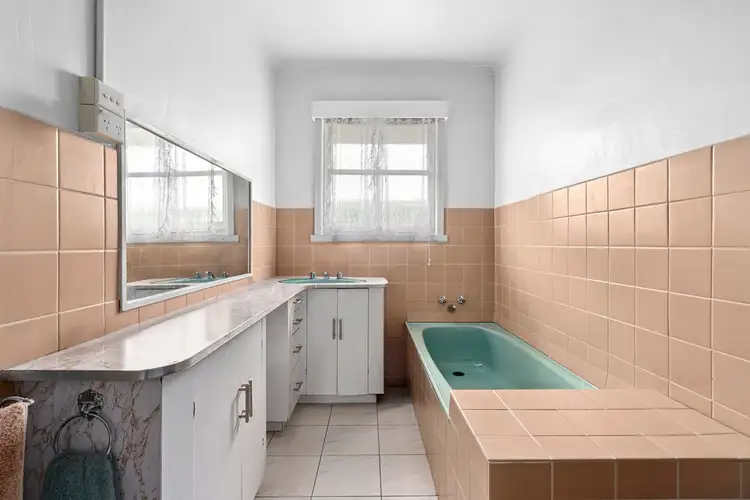 Sixth view of Homely house listing, 44 Hamlyn Avenue, Hamlyn Heights VIC 3215