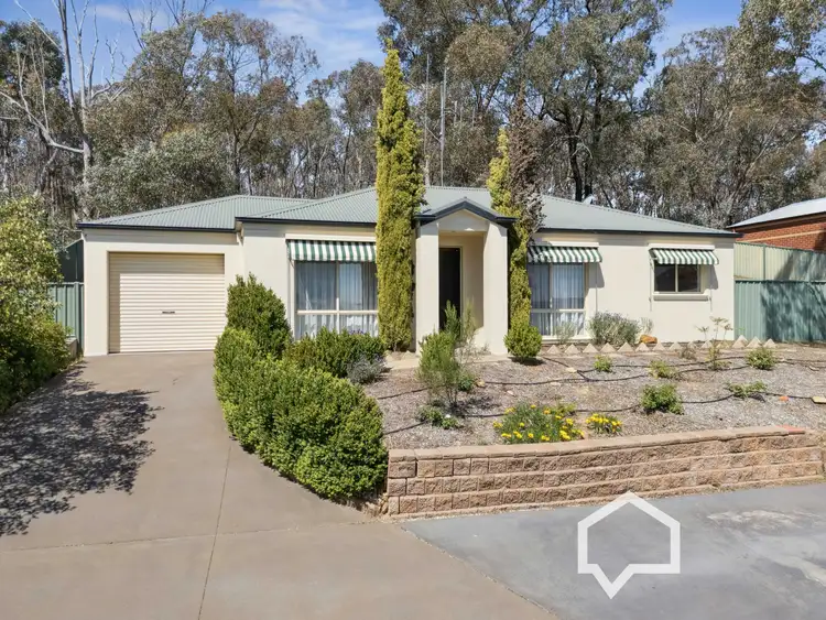 2/8 Derby Grove, Flora Hill VIC 3550