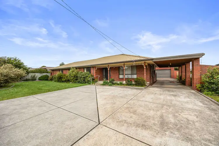19 Edgewood Court, Delacombe VIC 3356