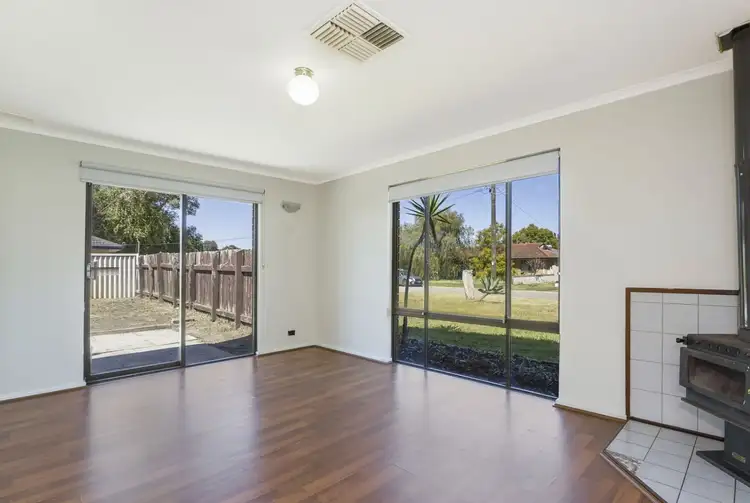 1 Leschenaultia Place, Pinjarra WA 6208