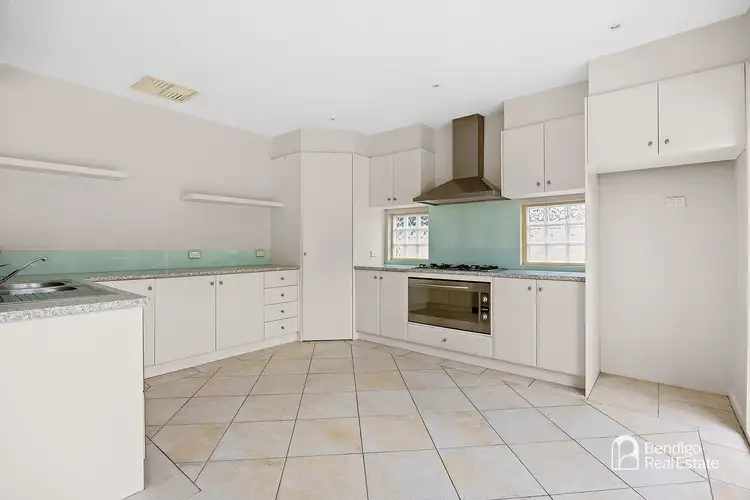 73 Olinda Street, Quarry Hill VIC 3550