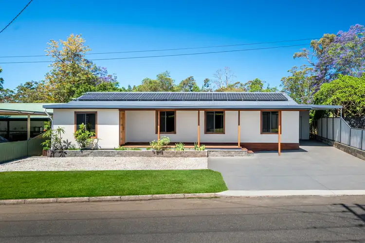 8 First Street, Warragamba NSW 2752