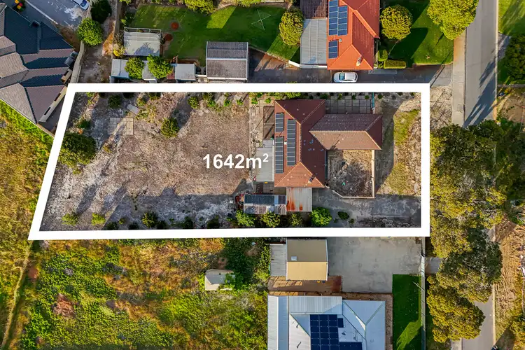 25 Lalor Road, Kenwick WA 6107