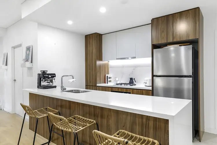 201/98 Lakeside Parade, Jordan Springs NSW 2747