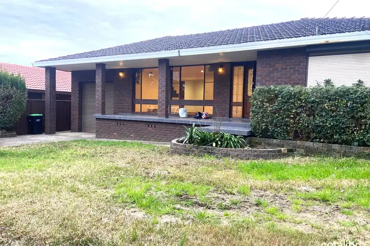 28 McKay Avenue, Moorebank NSW 2170