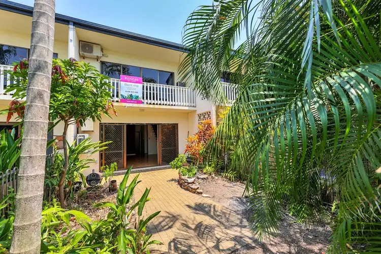 2/274 Casuarina Drive