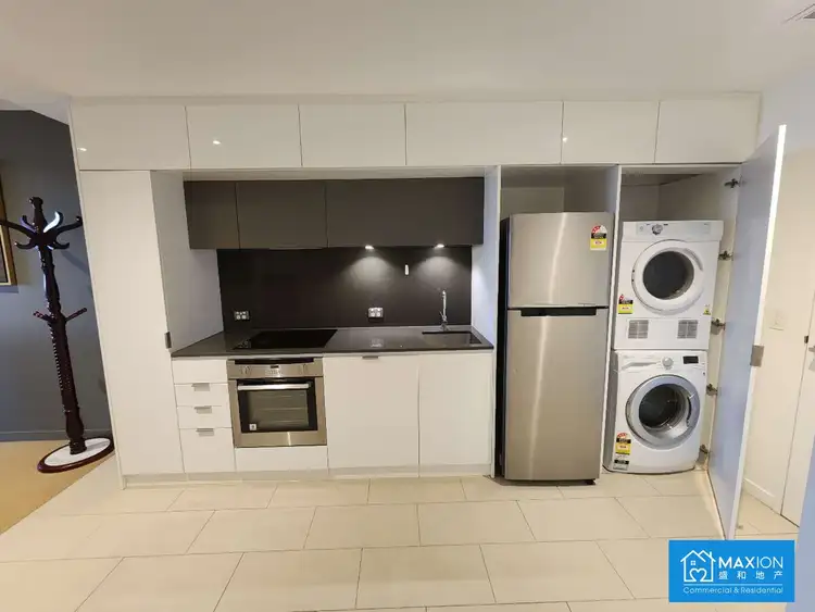 Third view of Homely apartment listing, 912/555 Swanston Street, Carlton VIC 3053