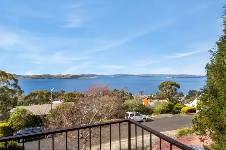 13 Earlwood Court, Taroona TAS 7053
