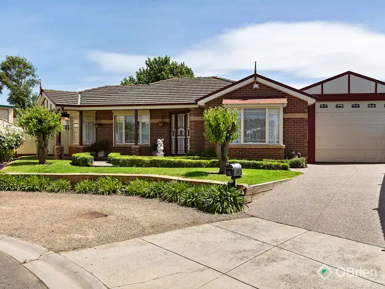 6 Favaro Place, Hillside VIC 3037