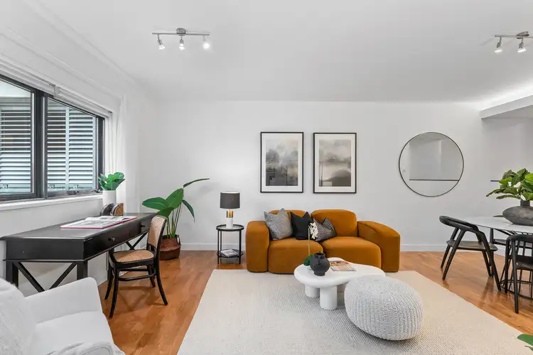 210/1A Tusculum Street