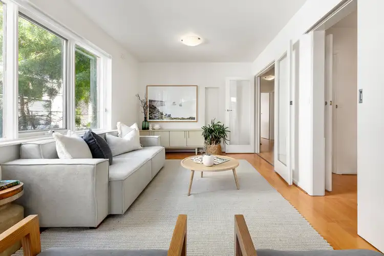 12/10 Dickens Street