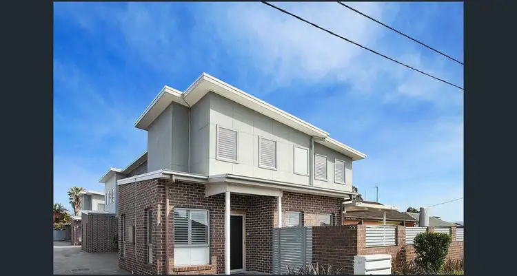 1/25 Devonshire Crescent, Oak Flats NSW 2529