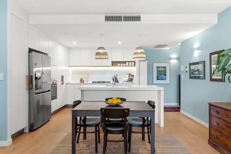 Second view of Homely unit listing, 6/10 Bay Terrace, Wynnum QLD 4178