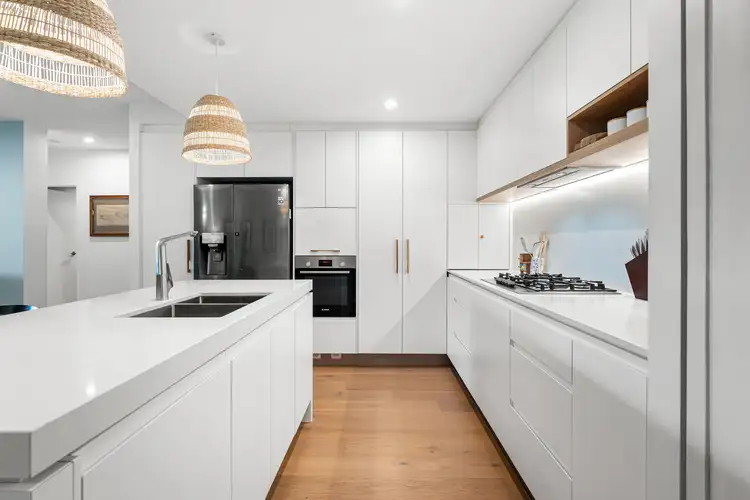 Fifth view of Homely unit listing, 6/10 Bay Terrace, Wynnum QLD 4178