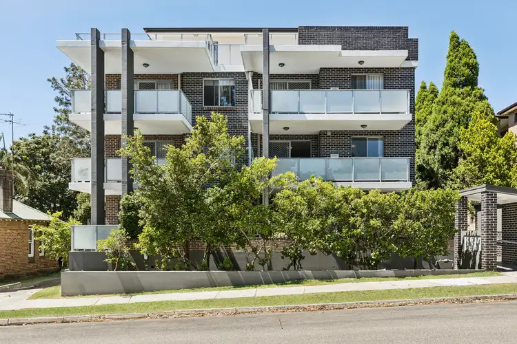 4/74-76 Hampton Court Road, Carlton NSW 2218