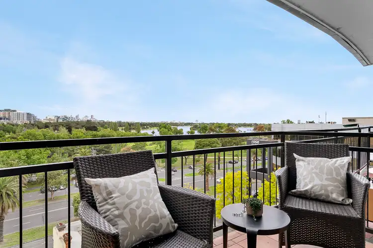 805/71 Stead Street, South Melbourne VIC 3205