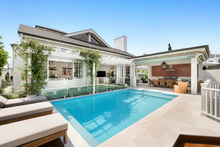 11 La Scala Court, Isle of Capri QLD 4217