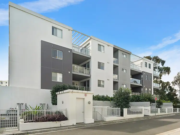 207/11 Junia Avenue, Toongabbie NSW 2146