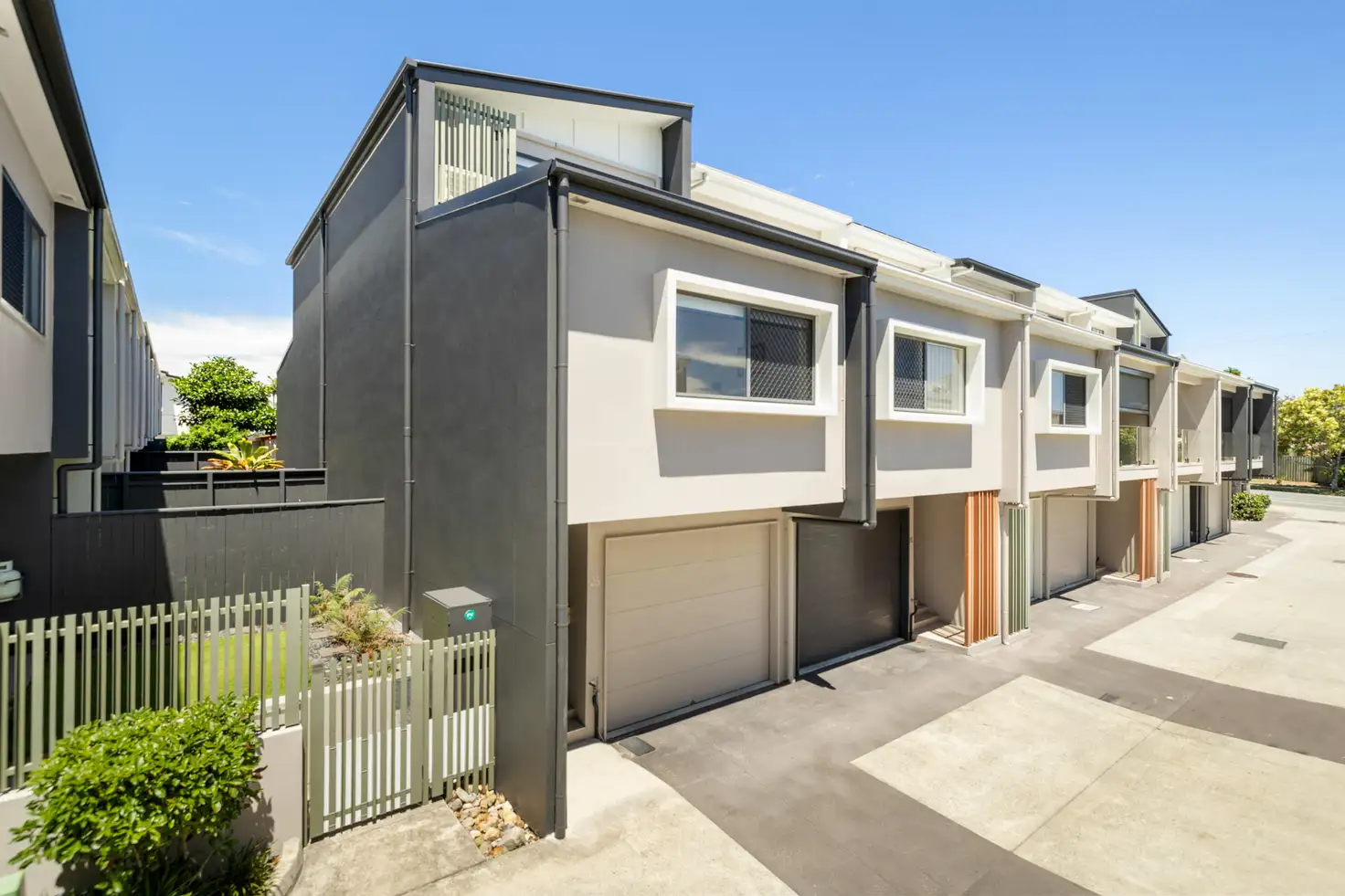 Main view of Homely townhouse listing, 25/4 Lewis Place, Manly West QLD 4179