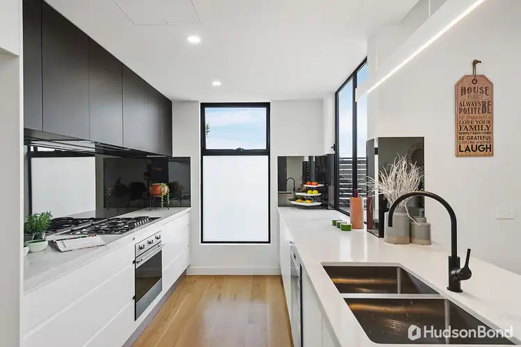 2/2 Lord Street, Doncaster East VIC 3109