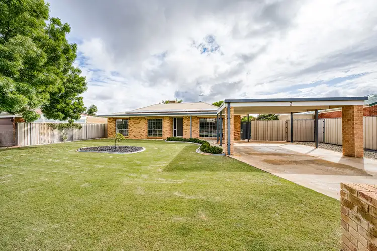3 Greenvale Parade