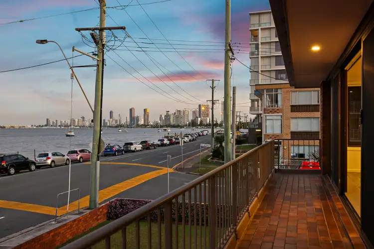 1/292 Marine Parade, Labrador QLD 4215